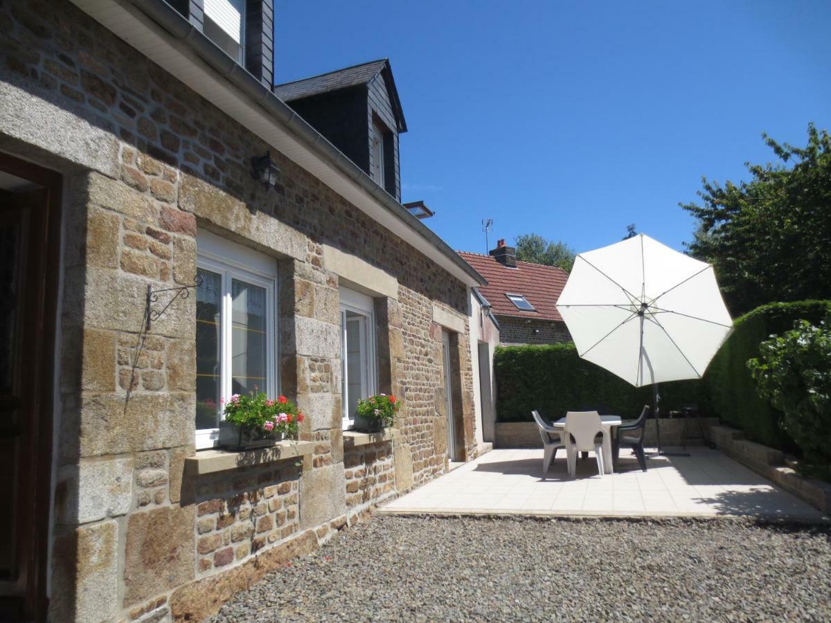 La Maison De Marie-Louise Villa Saint-Martin-de-Landelles Exterior photo